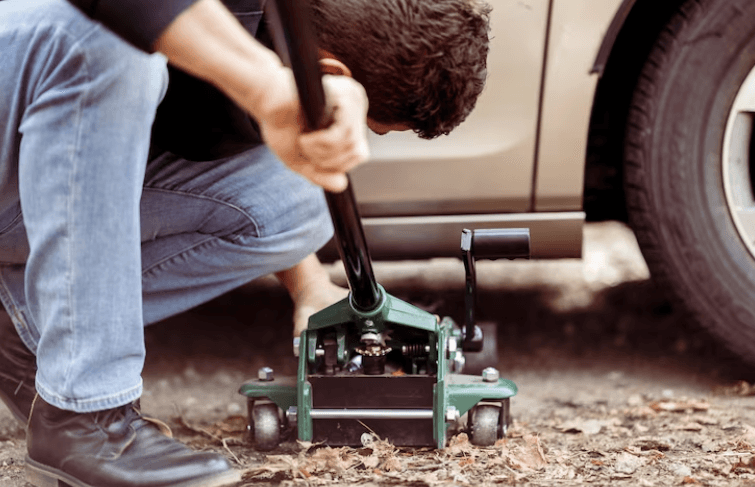 Puncture Near Me: Crossroads Helpline Emergency Tyre Puncture