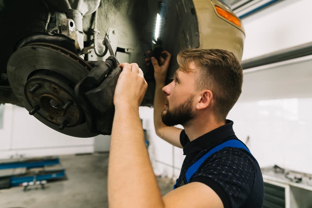 Broken Axle: When to Call Roadside Help